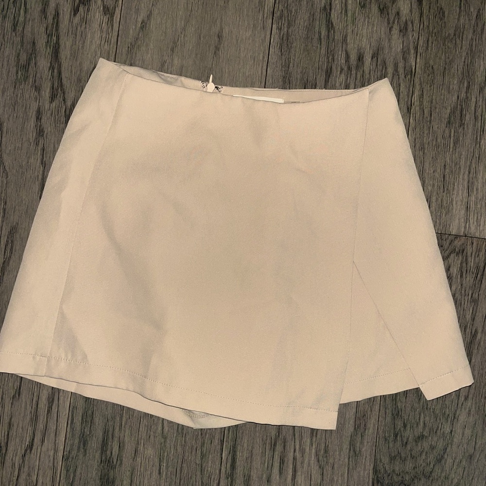 BLUSH skort - size SMALL